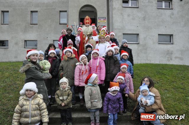 Zdjęcie w galerii na portalu naszraciborz.pl: Jak co roku do Mikołaszka wiadomości z regionu