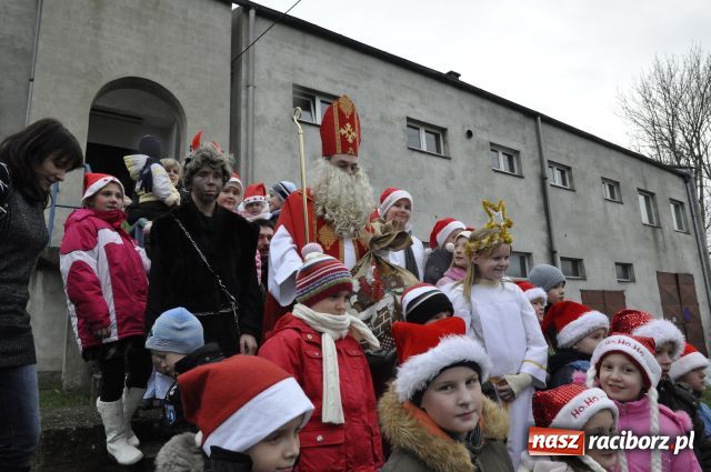 Zdjęcie w galerii na portalu naszraciborz.pl: Jak co roku do Mikołaszka wiadomości z regionu