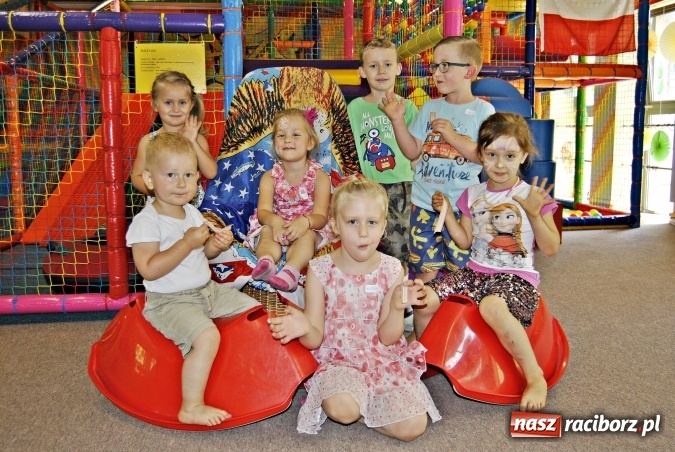 Zdjęcie w galerii na portalu naszraciborz.pl: Crazy Club - kolorowy zawr&oacute;t głowy! wiadomości z regionu