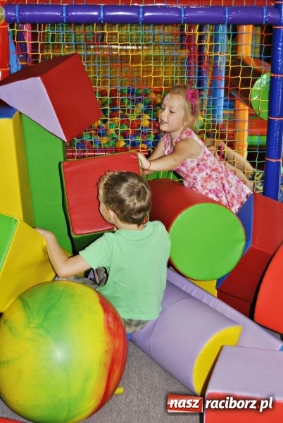 Zdjęcie w galerii na portalu naszraciborz.pl: Crazy Club - kolorowy zawr&oacute;t głowy! wiadomości z regionu