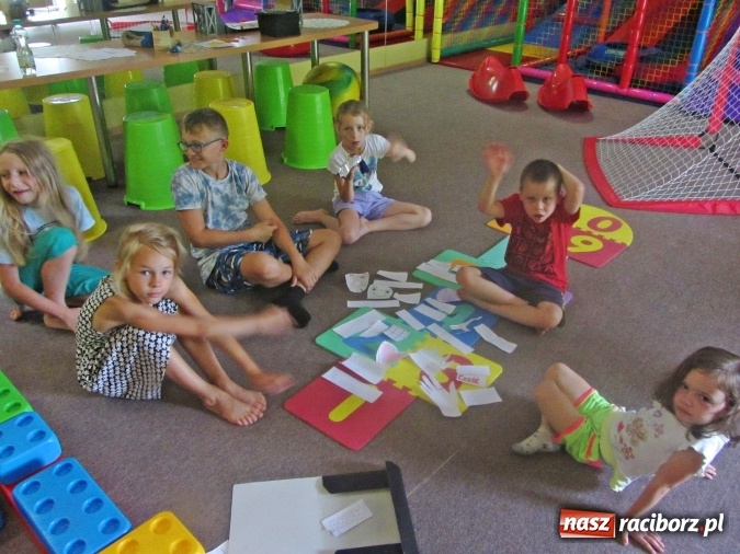 Zdjęcie w galerii na portalu naszraciborz.pl: Crazy Club - kolorowy zawr&oacute;t głowy! wiadomości z regionu