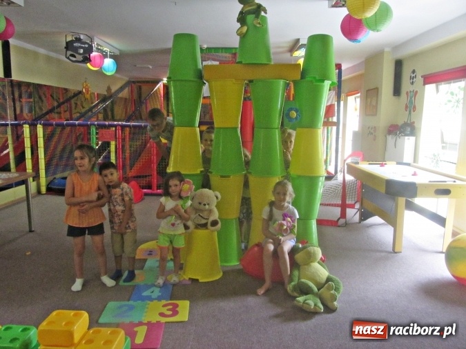 Zdjęcie w galerii na portalu naszraciborz.pl: Crazy Club - kolorowy zawr&oacute;t głowy! wiadomości z regionu