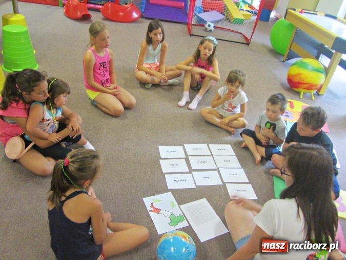 Zdjęcie w galerii na portalu naszraciborz.pl: Crazy Club - kolorowy zawr&oacute;t głowy! wiadomości z regionu