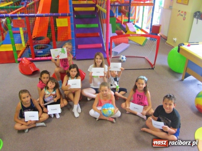 Zdjęcie w galerii na portalu naszraciborz.pl: Crazy Club - kolorowy zawr&oacute;t głowy! wiadomości z regionu