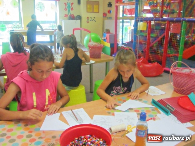 Zdjęcie w galerii na portalu naszraciborz.pl: Crazy Club - kolorowy zawr&oacute;t głowy! wiadomości z regionu