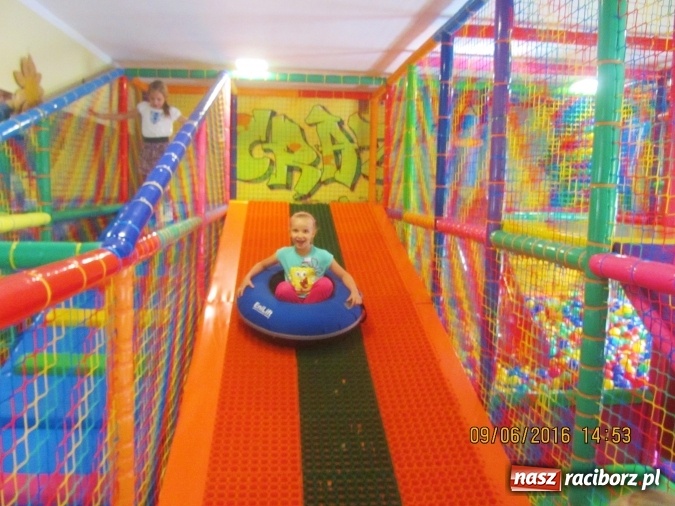 Zdjęcie w galerii na portalu naszraciborz.pl: Crazy Club - kolorowy zawr&oacute;t głowy! wiadomości z regionu