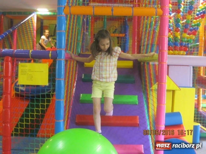 Zdjęcie w galerii na portalu naszraciborz.pl: Crazy Club - kolorowy zawr&oacute;t głowy! wiadomości z regionu