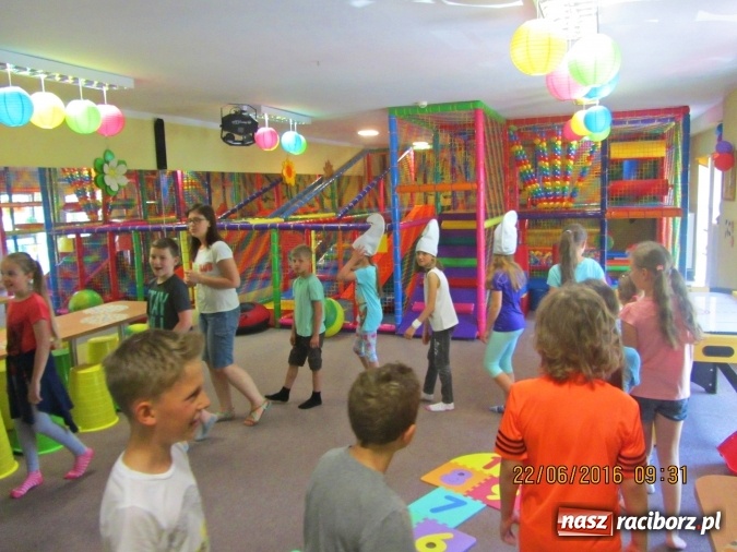 Zdjęcie w galerii na portalu naszraciborz.pl: Crazy Club - kolorowy zawr&oacute;t głowy! wiadomości z regionu