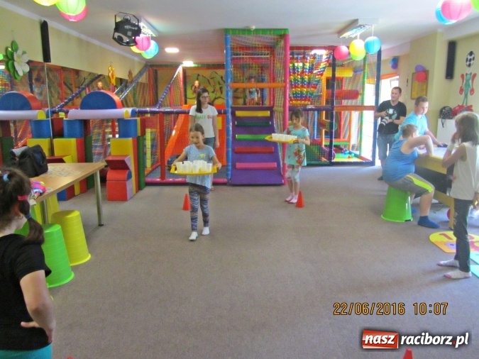 Zdjęcie w galerii na portalu naszraciborz.pl: Crazy Club - kolorowy zawr&oacute;t głowy! wiadomości z regionu