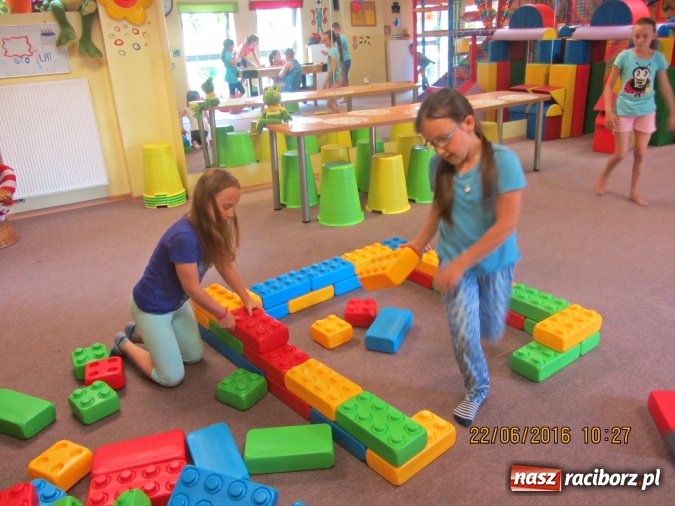 Zdjęcie w galerii na portalu naszraciborz.pl: Crazy Club - kolorowy zawr&oacute;t głowy! wiadomości z regionu