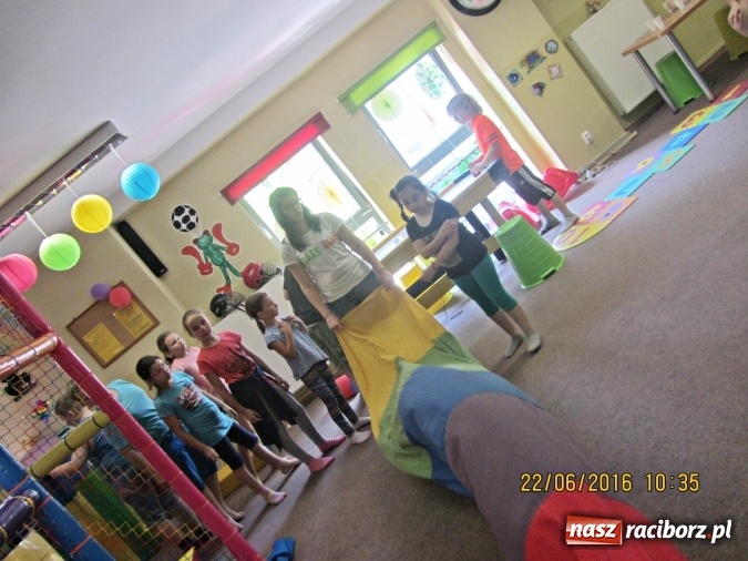 Zdjęcie w galerii na portalu naszraciborz.pl: Crazy Club - kolorowy zawr&oacute;t głowy! wiadomości z regionu