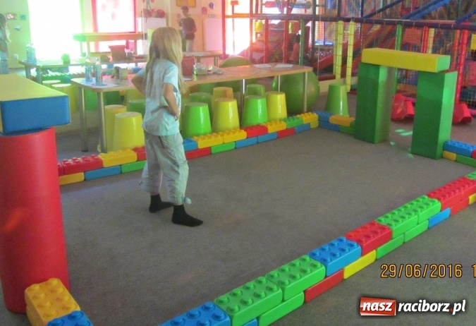 Zdjęcie w galerii na portalu naszraciborz.pl: Crazy Club - kolorowy zawr&oacute;t głowy! wiadomości z regionu