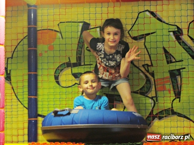 Zdjęcie w galerii na portalu naszraciborz.pl: Crazy Club - kolorowy zawr&oacute;t głowy! wiadomości z regionu