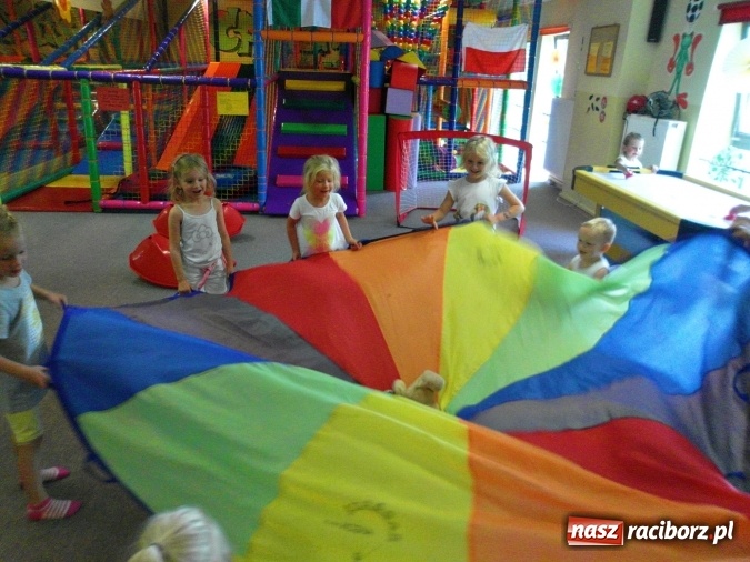 Zdjęcie w galerii na portalu naszraciborz.pl: Crazy Club - kolorowy zawr&oacute;t głowy! wiadomości z regionu