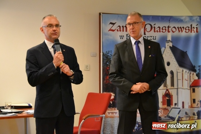 Zdjęcie w galerii na portalu naszraciborz.pl: Na Zamku Piastowskim trwa Śląskie Forum Oświaty Samorządowej  wiadomości z regionu