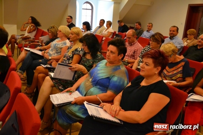 Zdjęcie w galerii na portalu naszraciborz.pl: Na Zamku Piastowskim trwa Śląskie Forum Oświaty Samorządowej  wiadomości z regionu