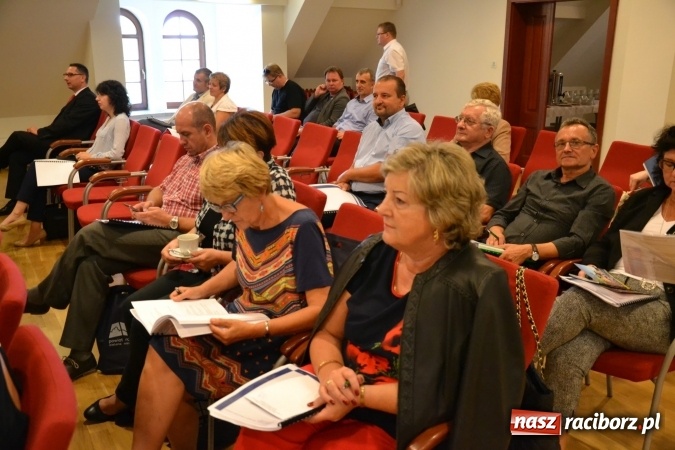 Zdjęcie w galerii na portalu naszraciborz.pl: Na Zamku Piastowskim trwa Śląskie Forum Oświaty Samorządowej  wiadomości z regionu