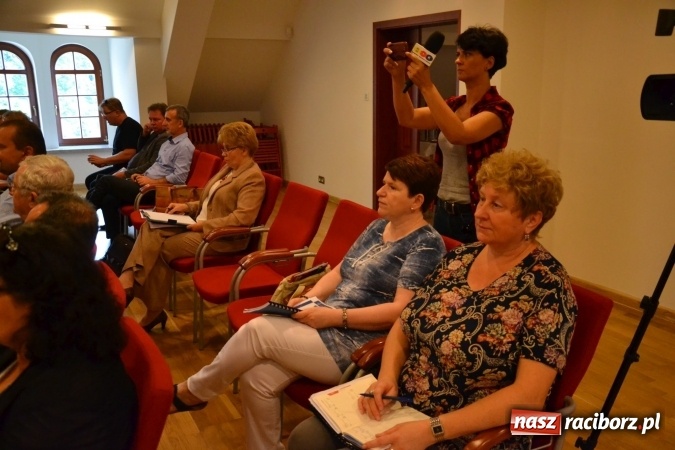 Zdjęcie w galerii na portalu naszraciborz.pl: Na Zamku Piastowskim trwa Śląskie Forum Oświaty Samorządowej  wiadomości z regionu