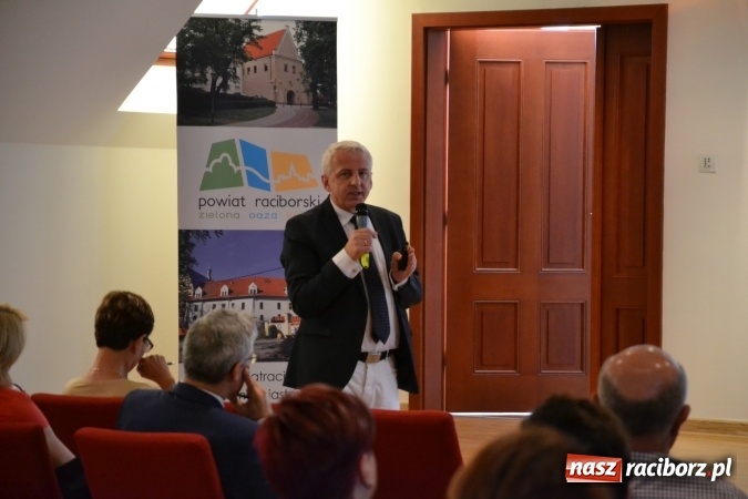 Zdjęcie w galerii na portalu naszraciborz.pl: Na Zamku Piastowskim trwa Śląskie Forum Oświaty Samorządowej  wiadomości z regionu