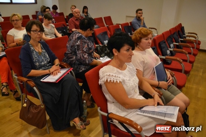 Zdjęcie w galerii na portalu naszraciborz.pl: Na Zamku Piastowskim trwa Śląskie Forum Oświaty Samorządowej  wiadomości z regionu