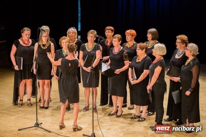 Zdjęcie w galerii na portalu naszraciborz.pl: Najlepsi uczniowie z Raciborza odebrali od prezydenta stypendia wiadomości z regionu