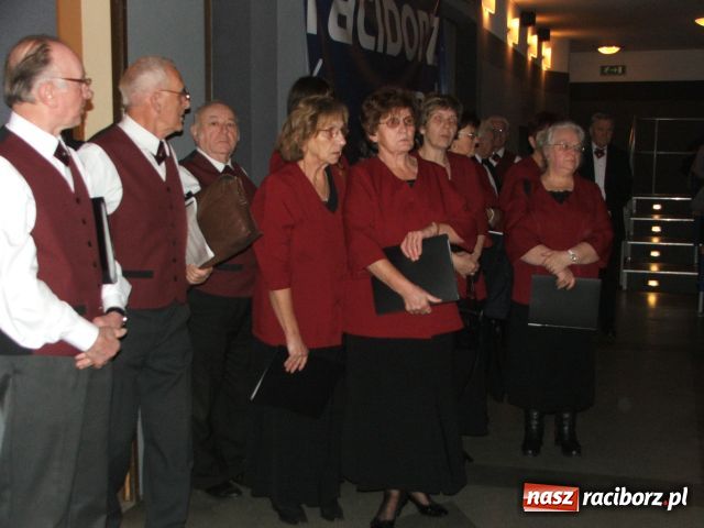 Zdjęcie w galerii na portalu naszraciborz.pl: Po niemiecku na skrzypeczkach i na tarce wiadomości z regionu
