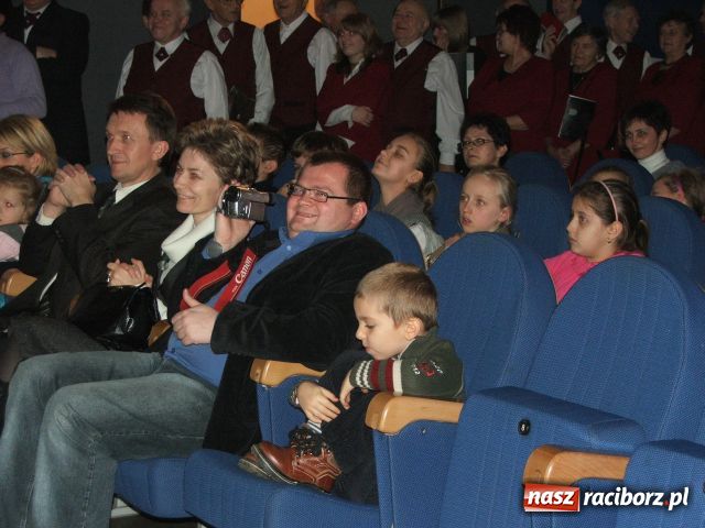 Zdjęcie w galerii na portalu naszraciborz.pl: Po niemiecku na skrzypeczkach i na tarce wiadomości z regionu