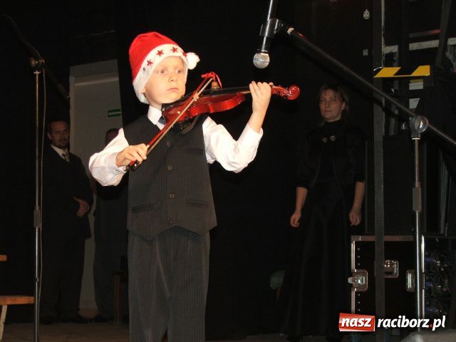 Zdjęcie w galerii na portalu naszraciborz.pl: Po niemiecku na skrzypeczkach i na tarce wiadomości z regionu