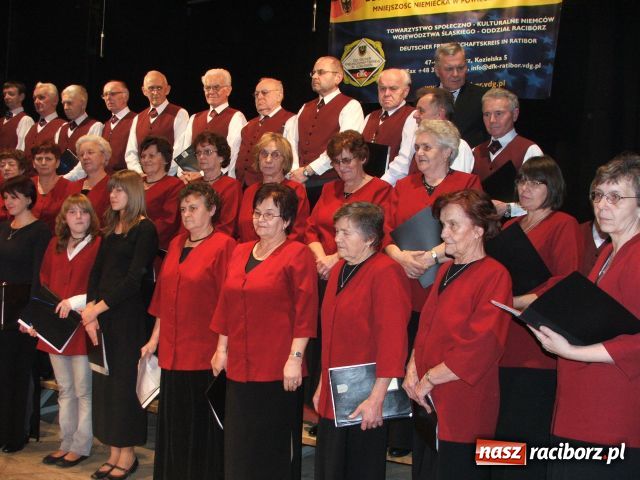 Zdjęcie w galerii na portalu naszraciborz.pl: Po niemiecku na skrzypeczkach i na tarce wiadomości z regionu