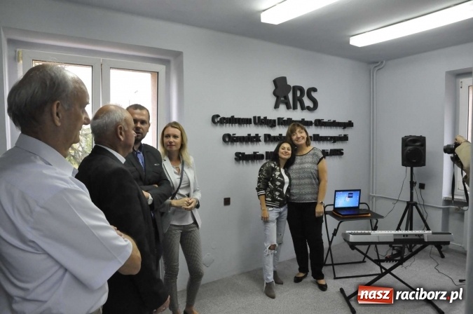 Zdjęcie w galerii na portalu naszraciborz.pl: Elżbieta Biskup i Hania Hołek od dziś wsp&oacute;lnie kręcą biznes. Otworzyły laboratorium piosenki wiadomości z regionu