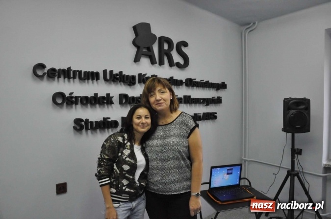 Zdjęcie w galerii na portalu naszraciborz.pl: Elżbieta Biskup i Hania Hołek od dziś wsp&oacute;lnie kręcą biznes. Otworzyły laboratorium piosenki wiadomości z regionu