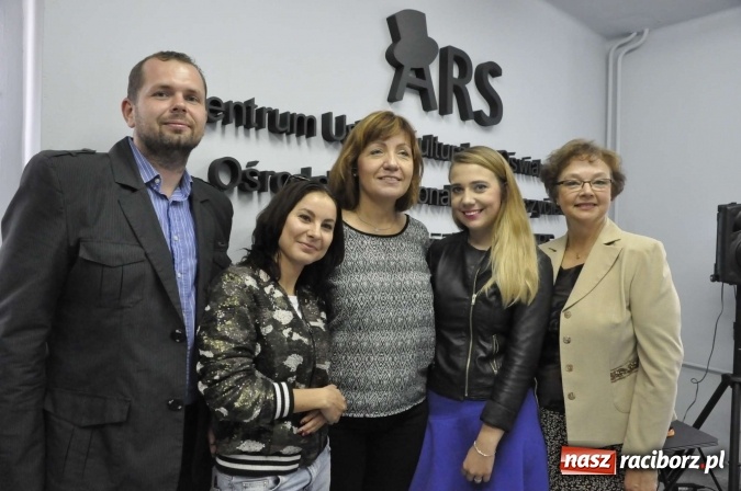 Zdjęcie w galerii na portalu naszraciborz.pl: Elżbieta Biskup i Hania Hołek od dziś wsp&oacute;lnie kręcą biznes. Otworzyły laboratorium piosenki wiadomości z regionu