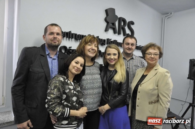 Zdjęcie w galerii na portalu naszraciborz.pl: Elżbieta Biskup i Hania Hołek od dziś wsp&oacute;lnie kręcą biznes. Otworzyły laboratorium piosenki wiadomości z regionu