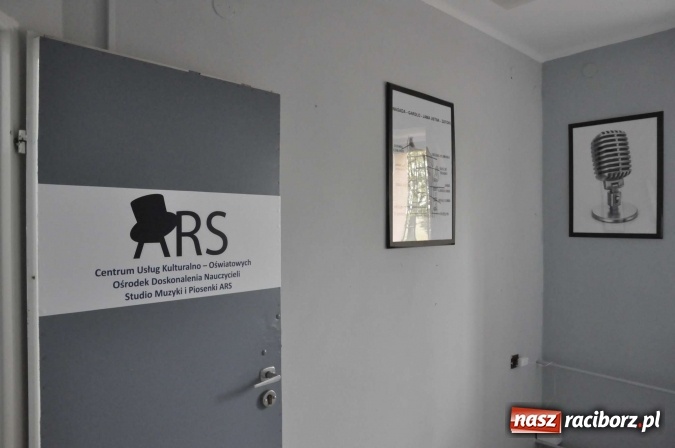 Zdjęcie w galerii na portalu naszraciborz.pl: Elżbieta Biskup i Hania Hołek od dziś wsp&oacute;lnie kręcą biznes. Otworzyły laboratorium piosenki wiadomości z regionu