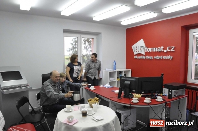 Zdjęcie w galerii na portalu naszraciborz.pl: Elżbieta Biskup i Hania Hołek od dziś wsp&oacute;lnie kręcą biznes. Otworzyły laboratorium piosenki wiadomości z regionu