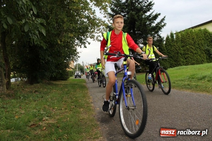 Zdjęcie w galerii na portalu naszraciborz.pl: Mieszkańcy gminy Kornowac i Czesi na rowerach uczcili 10-lecie współpracy  wiadomości z regionu
