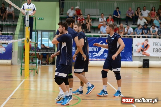 Zdjęcie w galerii na portalu naszraciborz.pl: Wygrana Austriaków na otwarcie zmagań w Raciborzu wiadomości z regionu