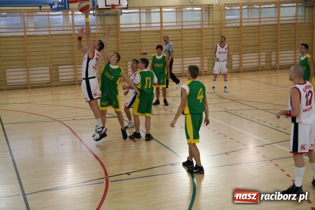 Zdjęcie w galerii na portalu naszraciborz.pl: VIII kolejka koszykarzy za nami wiadomości z regionu
