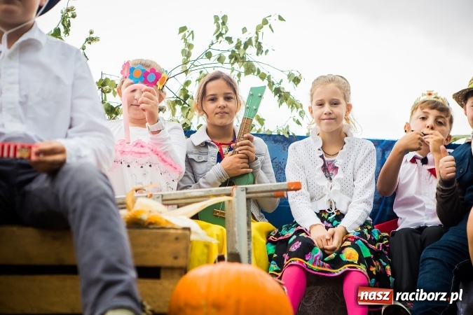 Zdjęcie w galerii na portalu naszraciborz.pl: Niebo łaskawe dla Zabełkowa. Dożynki gminy Krzyżanowice FOTOREPORTAŻ wiadomości z regionu