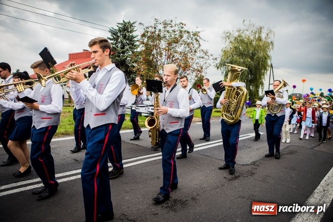 Zdjęcie w galerii na portalu naszraciborz.pl: Niebo łaskawe dla Zabełkowa. Dożynki gminy Krzyżanowice FOTOREPORTAŻ wiadomości z regionu