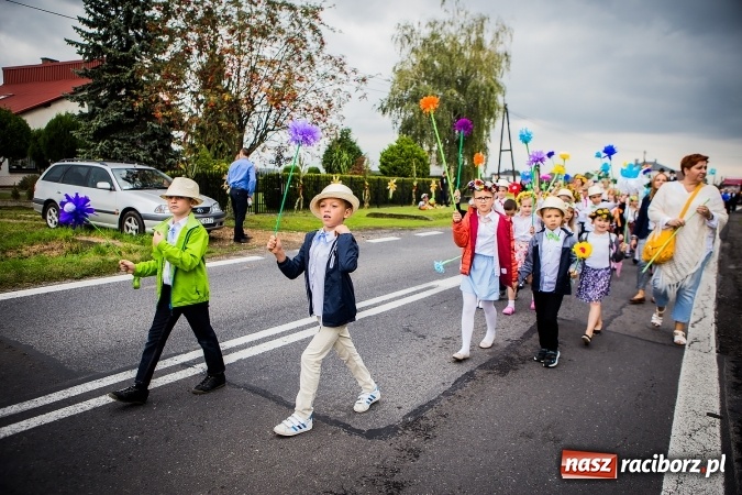 Zdjęcie w galerii na portalu naszraciborz.pl: Niebo łaskawe dla Zabełkowa. Dożynki gminy Krzyżanowice FOTOREPORTAŻ wiadomości z regionu