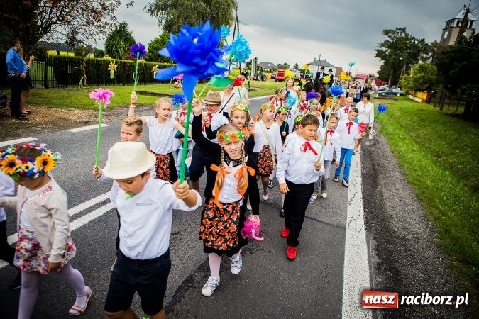 Zdjęcie w galerii na portalu naszraciborz.pl: Niebo łaskawe dla Zabełkowa. Dożynki gminy Krzyżanowice FOTOREPORTAŻ wiadomości z regionu