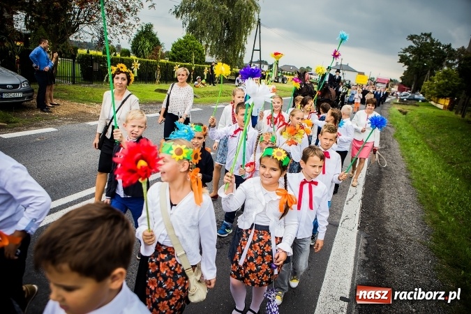 Zdjęcie w galerii na portalu naszraciborz.pl: Niebo łaskawe dla Zabełkowa. Dożynki gminy Krzyżanowice FOTOREPORTAŻ wiadomości z regionu