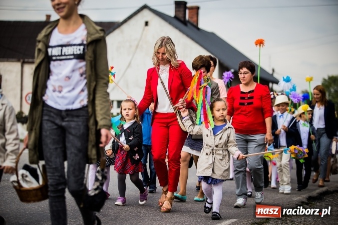 Zdjęcie w galerii na portalu naszraciborz.pl: Niebo łaskawe dla Zabełkowa. Dożynki gminy Krzyżanowice FOTOREPORTAŻ wiadomości z regionu