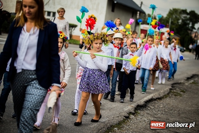 Zdjęcie w galerii na portalu naszraciborz.pl: Niebo łaskawe dla Zabełkowa. Dożynki gminy Krzyżanowice FOTOREPORTAŻ wiadomości z regionu