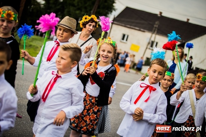 Zdjęcie w galerii na portalu naszraciborz.pl: Niebo łaskawe dla Zabełkowa. Dożynki gminy Krzyżanowice FOTOREPORTAŻ wiadomości z regionu