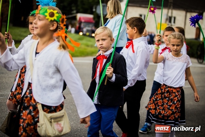 Zdjęcie w galerii na portalu naszraciborz.pl: Niebo łaskawe dla Zabełkowa. Dożynki gminy Krzyżanowice FOTOREPORTAŻ wiadomości z regionu