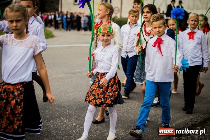 Zdjęcie w galerii na portalu naszraciborz.pl: Niebo łaskawe dla Zabełkowa. Dożynki gminy Krzyżanowice FOTOREPORTAŻ wiadomości z regionu