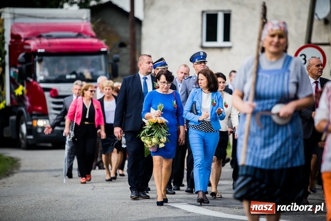 Zdjęcie w galerii na portalu naszraciborz.pl: Niebo łaskawe dla Zabełkowa. Dożynki gminy Krzyżanowice FOTOREPORTAŻ wiadomości z regionu