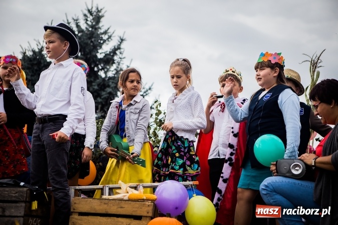 Zdjęcie w galerii na portalu naszraciborz.pl: Niebo łaskawe dla Zabełkowa. Dożynki gminy Krzyżanowice FOTOREPORTAŻ wiadomości z regionu